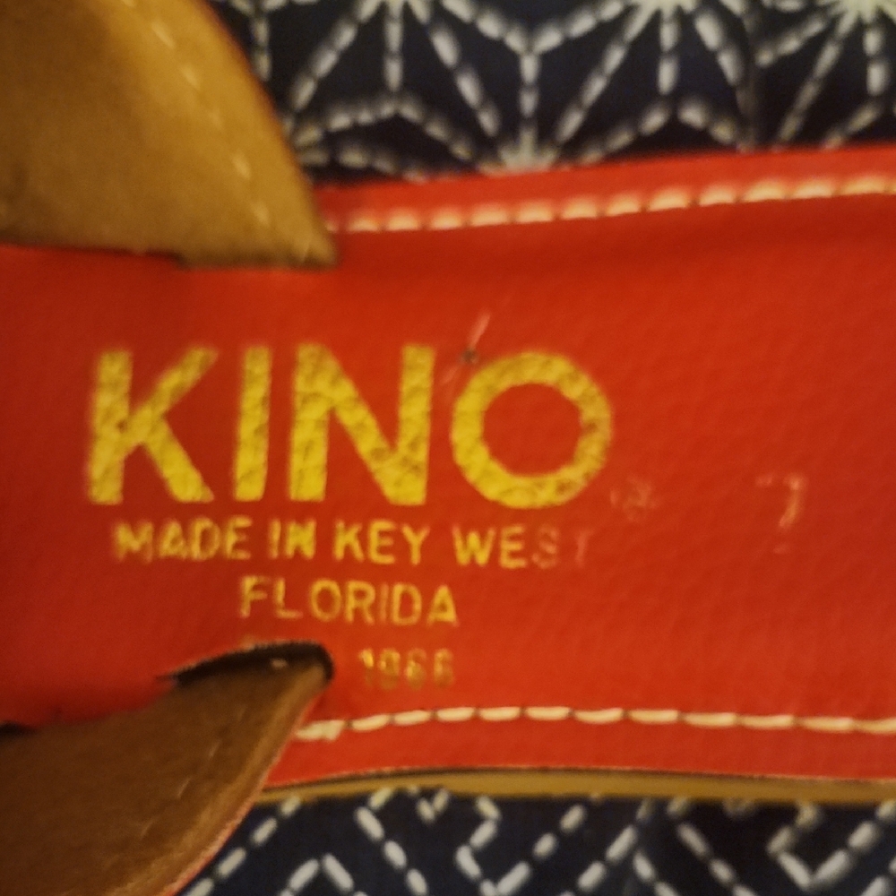 Kino Women's Red Sandals - Picture 2 of 4